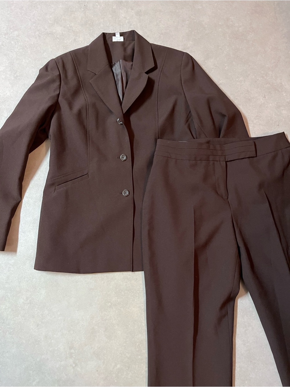 Suzy Shier Women's Brown Two-Piece Pantsuit. Blazer and pants
Sz 11 and 13